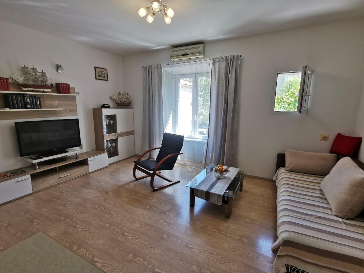 Big And Spacious Apartment In The Heart Of โอมิช ภายนอก รูปภาพ