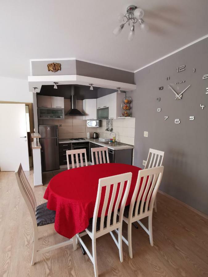 Big And Spacious Apartment In The Heart Of โอมิช ภายนอก รูปภาพ