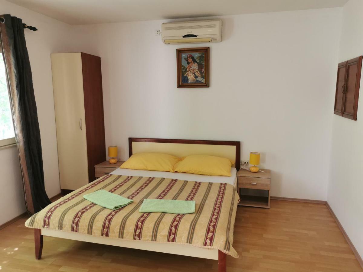 Big And Spacious Apartment In The Heart Of โอมิช ภายนอก รูปภาพ